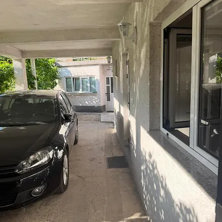 Ml -free Parking